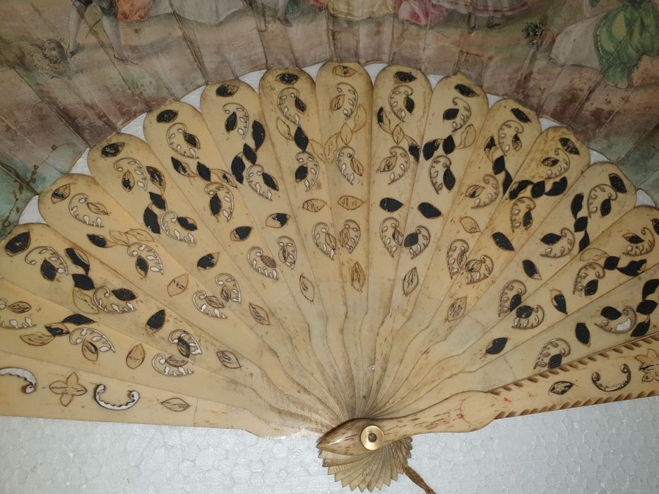 Antigo precioso leque romantico do Sec. XIX