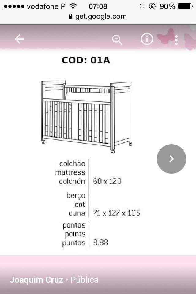 Cama-berço, colchão incluído.