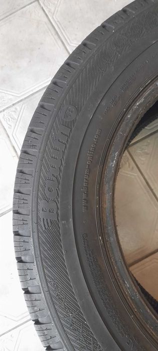Opony zimowe BARUM 215/65 R 16 C dwie sztuki