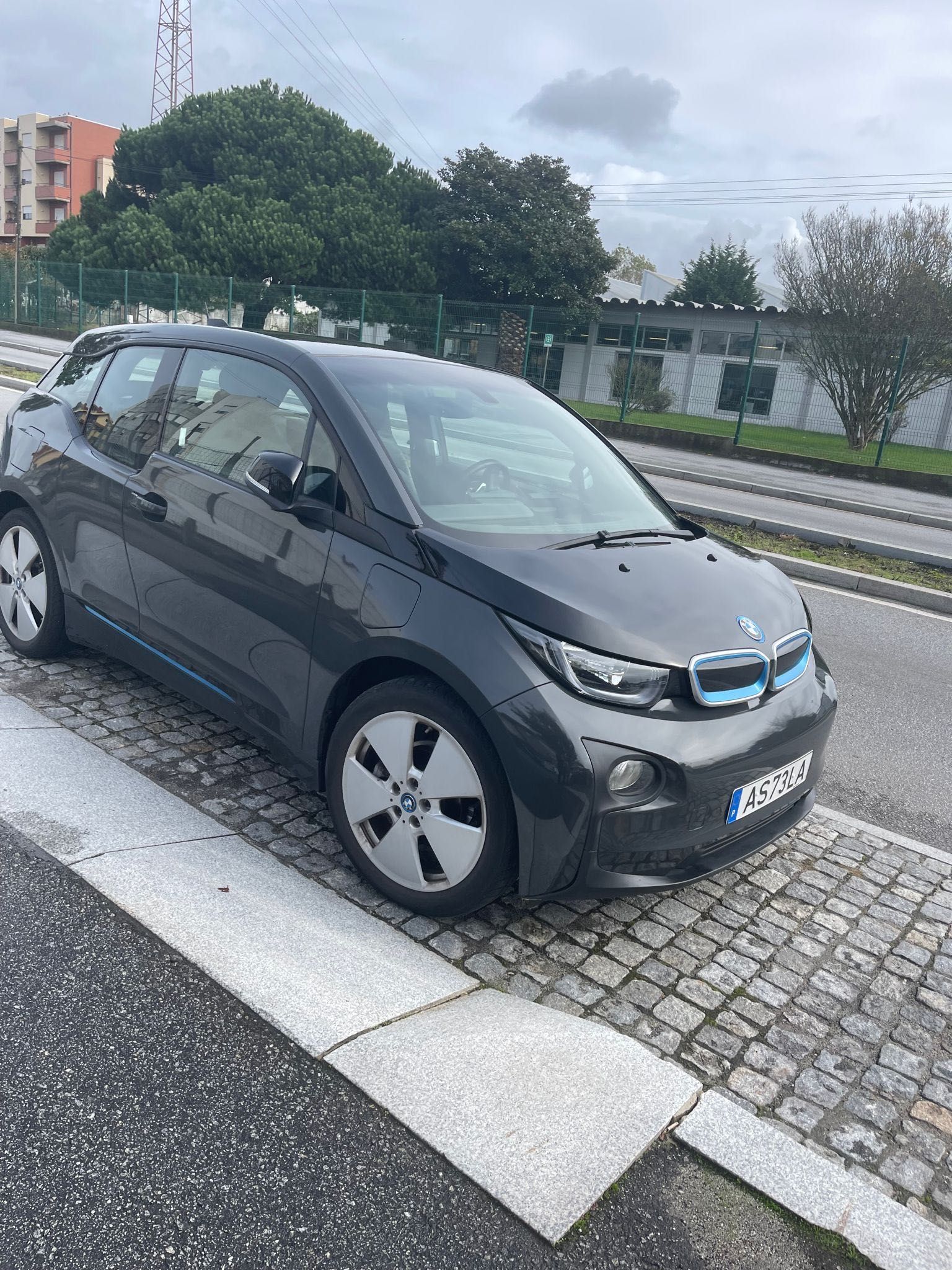 BMW i3 60ah + Rex