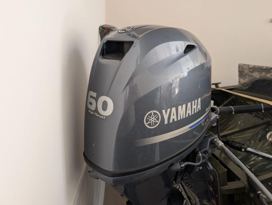 Човен Прогрес 4 Yamaha 60 лафет
