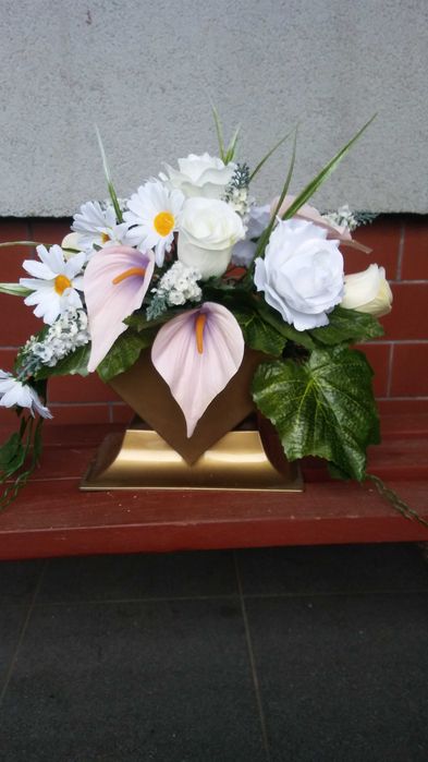 Bukiet/dekoracja/kompozycja na cmentarz i nie tylko