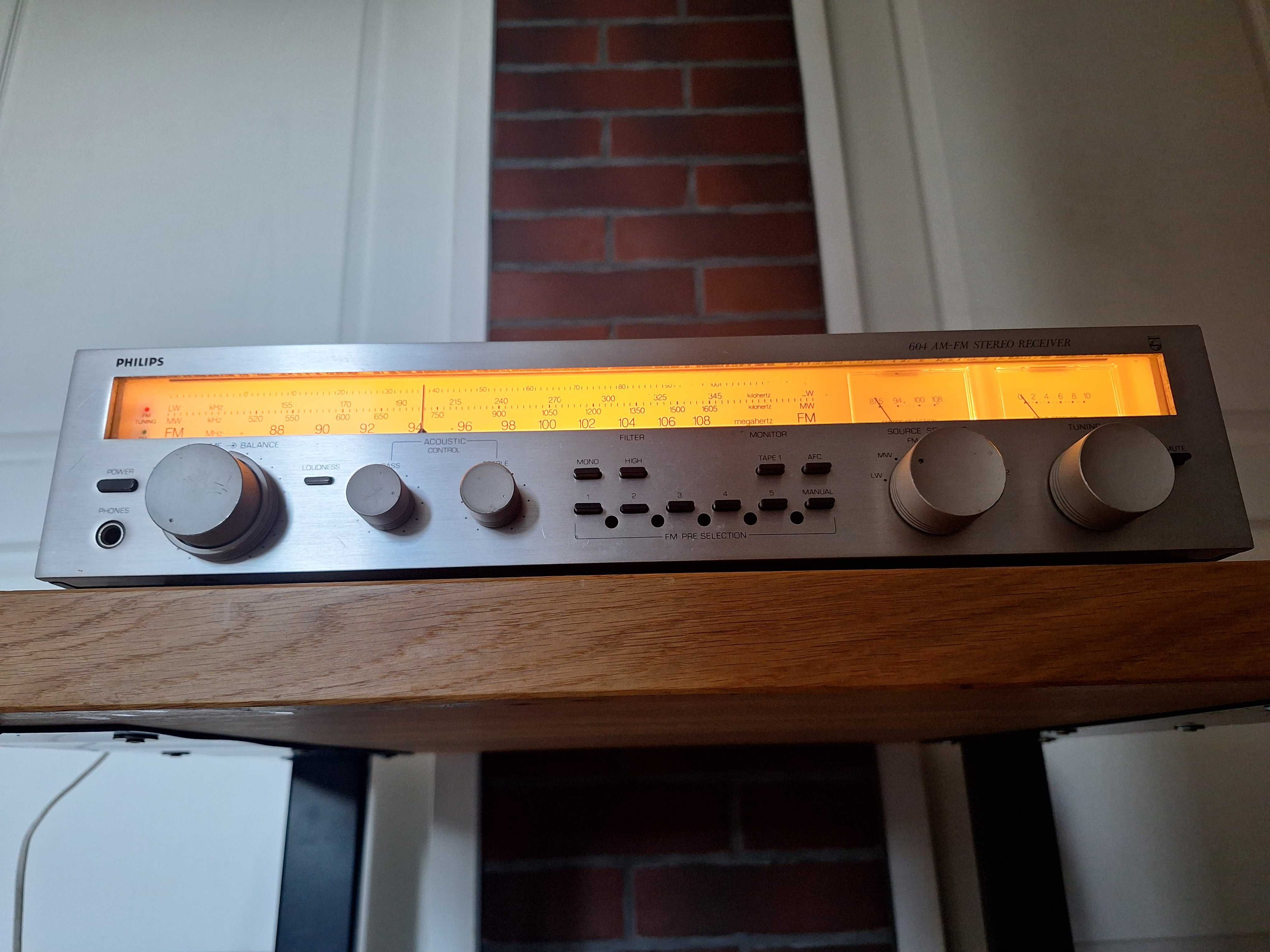 Amplituner Philips 604
