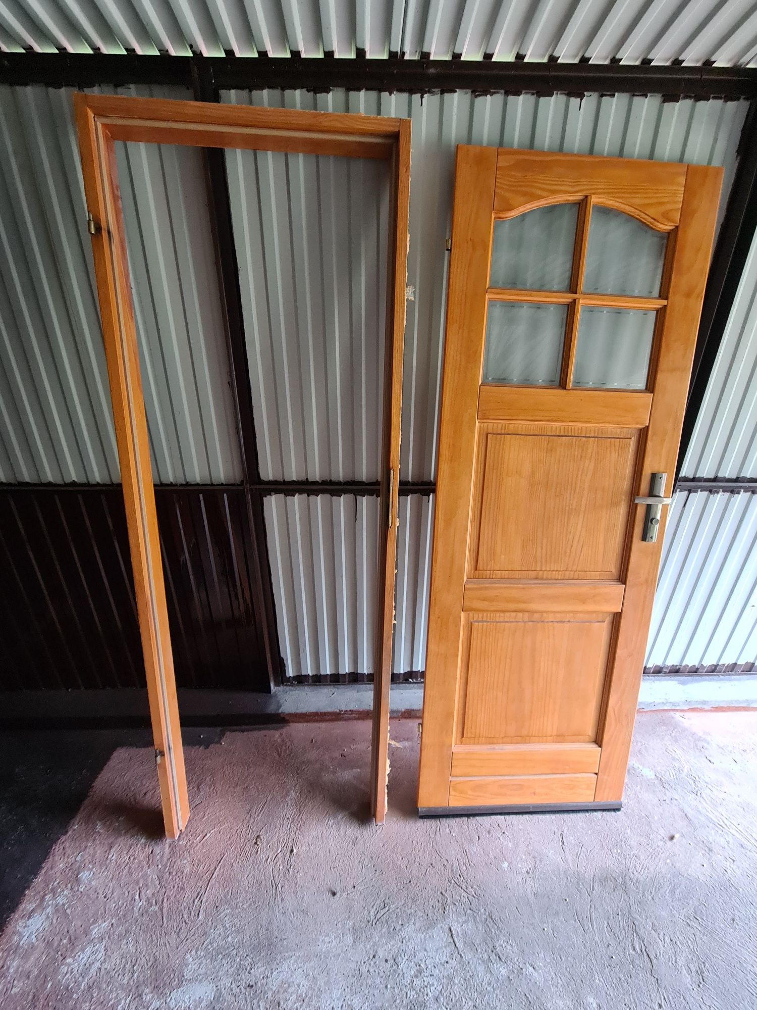 Drzwi drewniane sosnowe wewnętrzne 80, 90