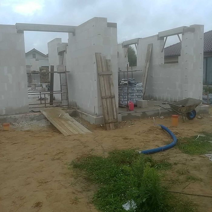 budowa stanów surowych, fundamenty , płyty fundamentowe, mury, więźby