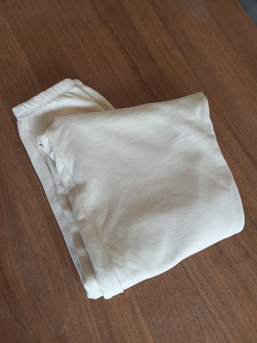Spodnie dresowe ciążowe Reserved roz. S jasny beż, ecru jak nowe