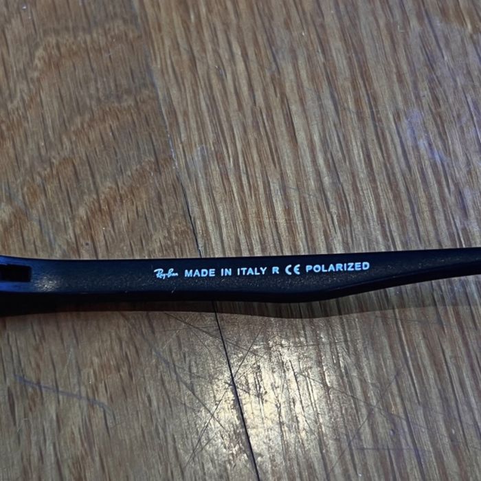 Óculos de Sol Ray-Ban RB4373 Polarized com Recibo