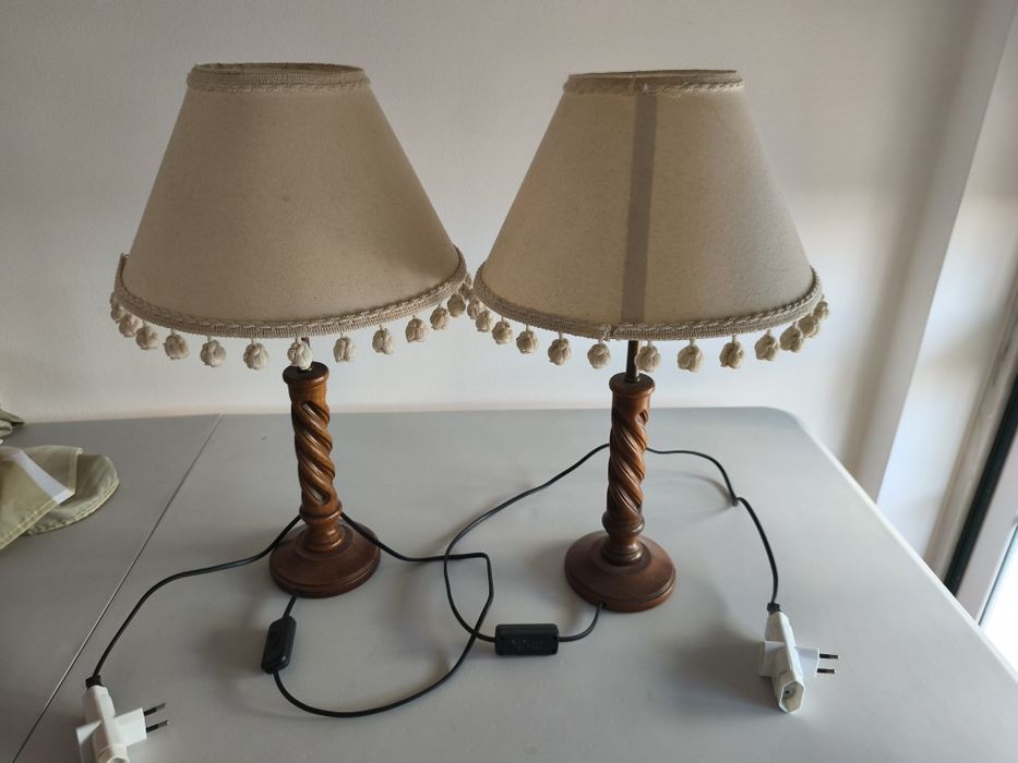 Candeeiros de mesa cabeceira em cerejeira