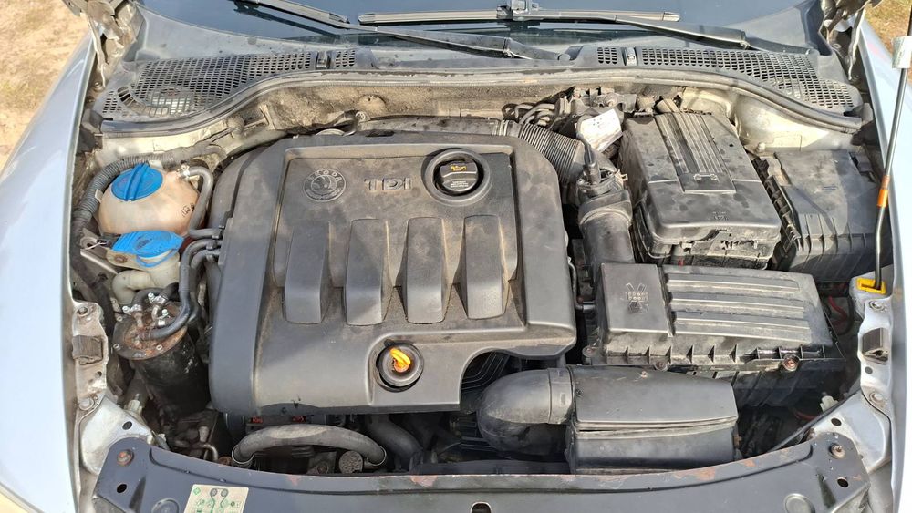 Двигатель BXE 1.9 тди VW Golf V Skoda Octavia II Seat Altea 1.9 tdi