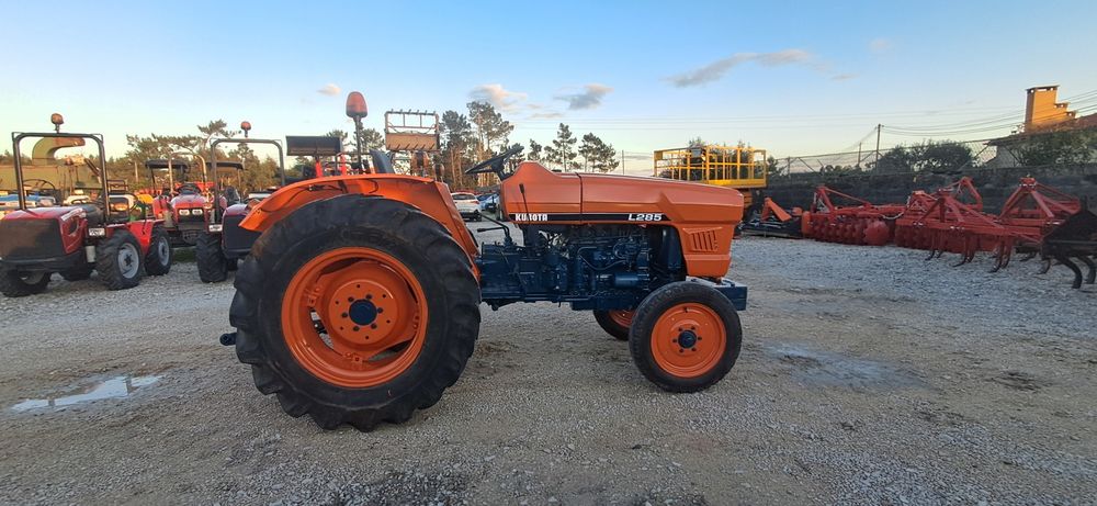 Tractor/Trator Kubota L285