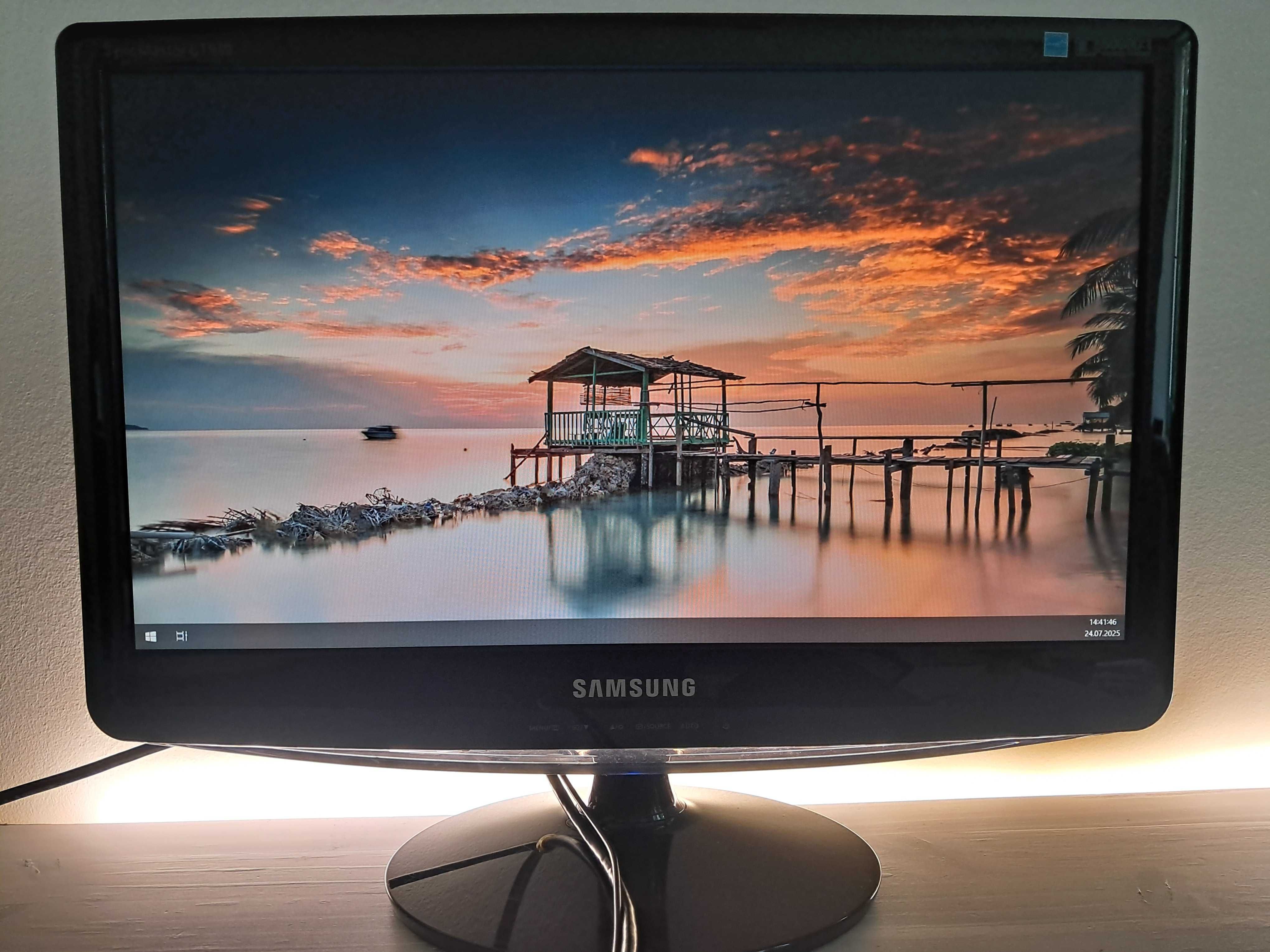 Monitor HD Samsung B1930N - ZADBANY + kabel HDMI
