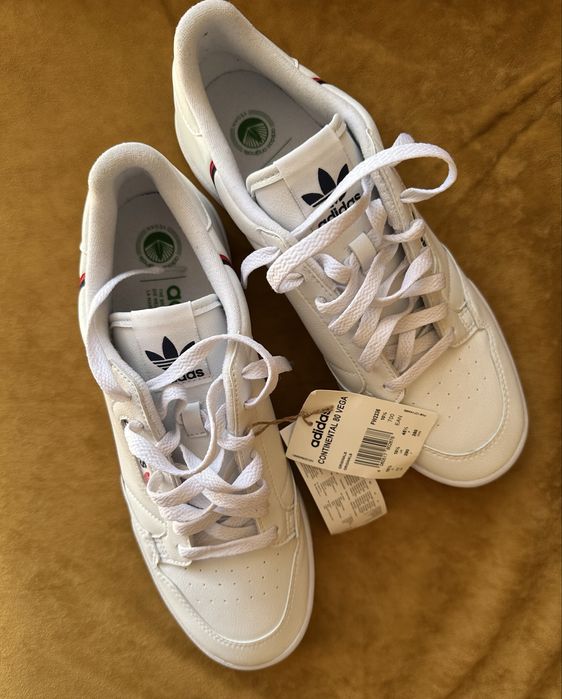 Кросівки чоловічі білі Adidas Continental 80 Vegan розмір 45 1/3 29 см