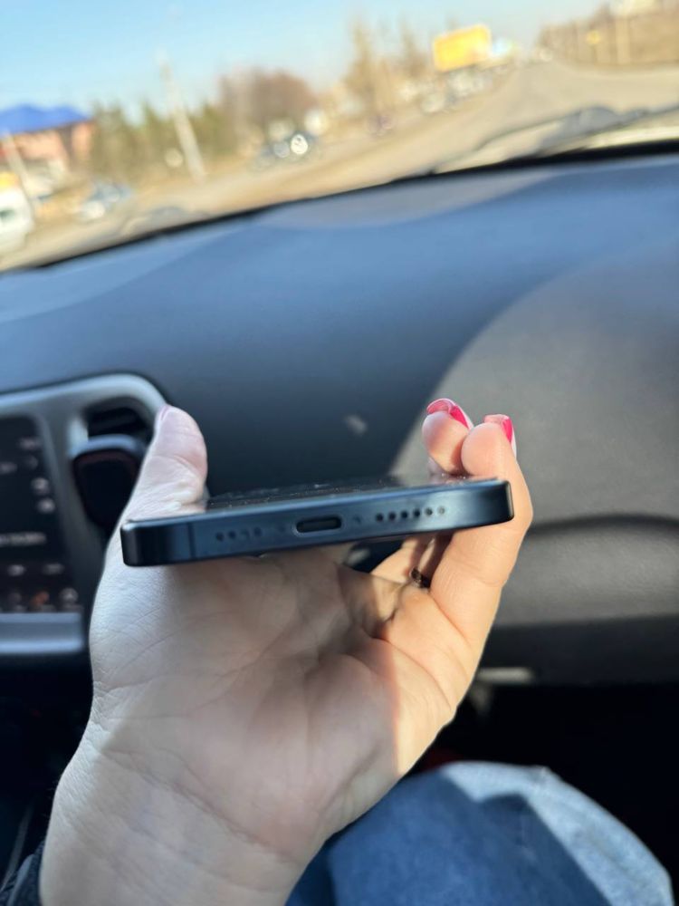 Продам Айфон/Iphone 15 про макс 256