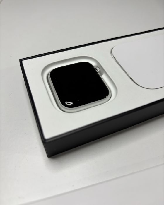 Apple Watch SE x Nike