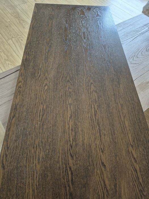 Blat fornirowany dębem, bejcowany i lakierowany