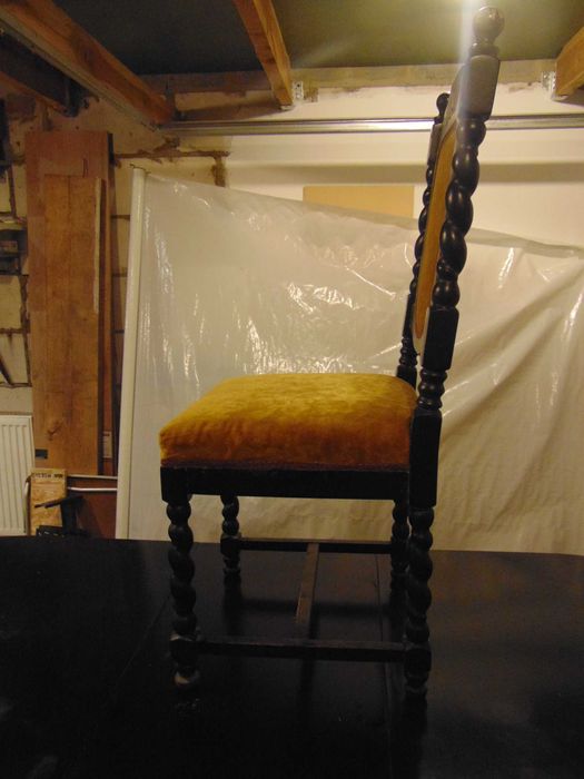 Komplet krzeseł tapicerowanych