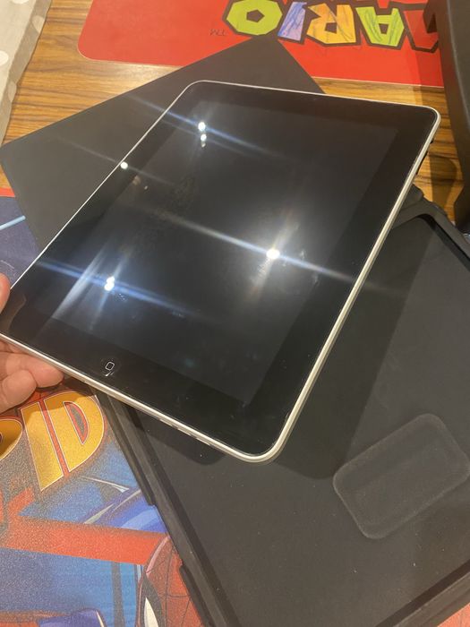 Apple ipad 1 (1st gen 2010)