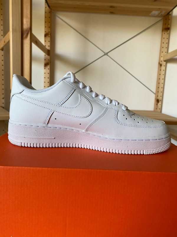 Buty/Nike_AirForce1White "Nowe Trampki" Roz.41