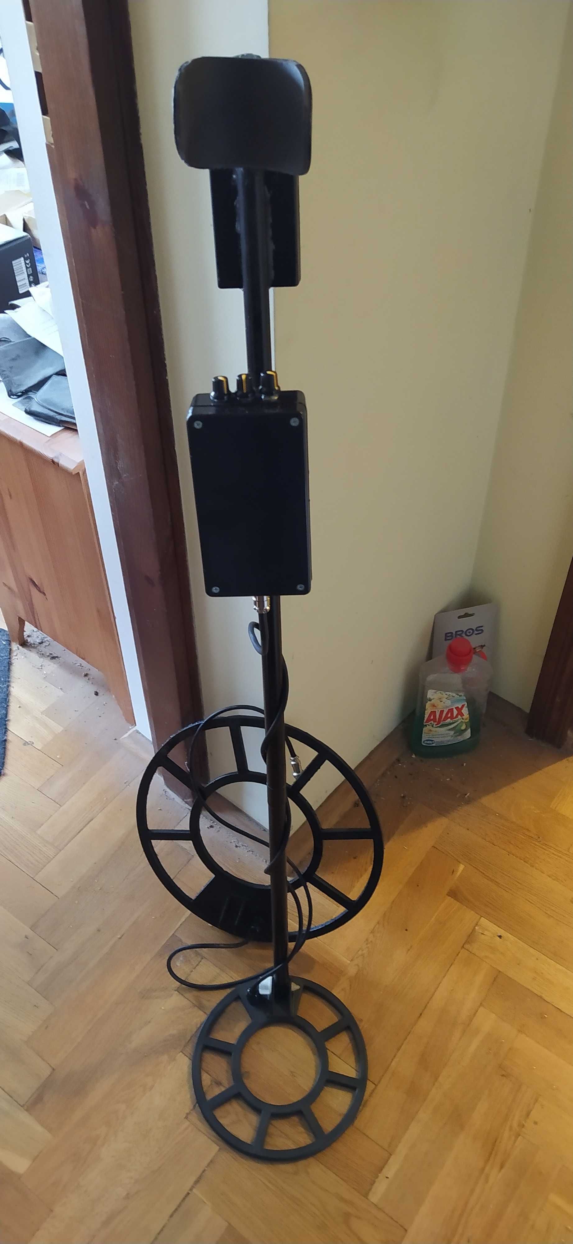 Wykrywacz metali o dużym zasięgu PI AVT-5196