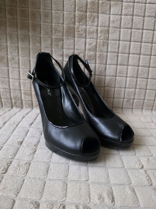 Szpilki czarne na platformie