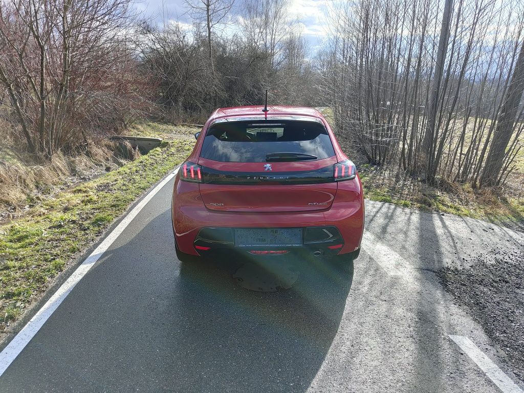 Peugeot 208 gt line 2021