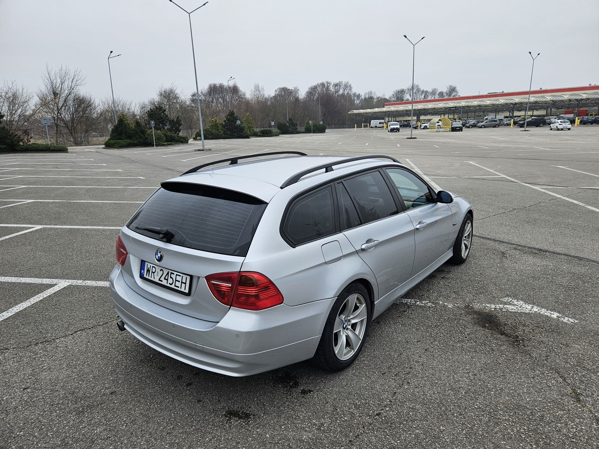 BMW E91 318D 122KM