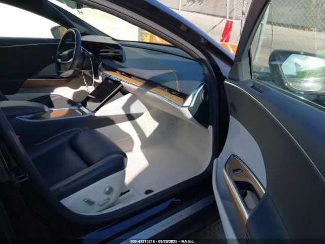 Lucid AIR Pure 2024