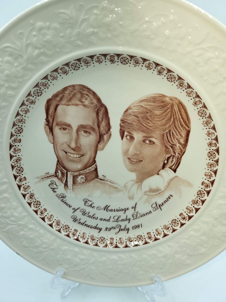 Talerz kolekcjonerski księżna Diana i Książe Karol B91