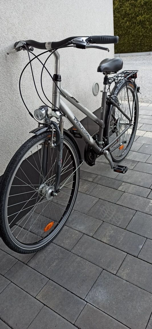 Rower Pegasus 28", Avanti, aluminium Shimano, prądnica, Continental