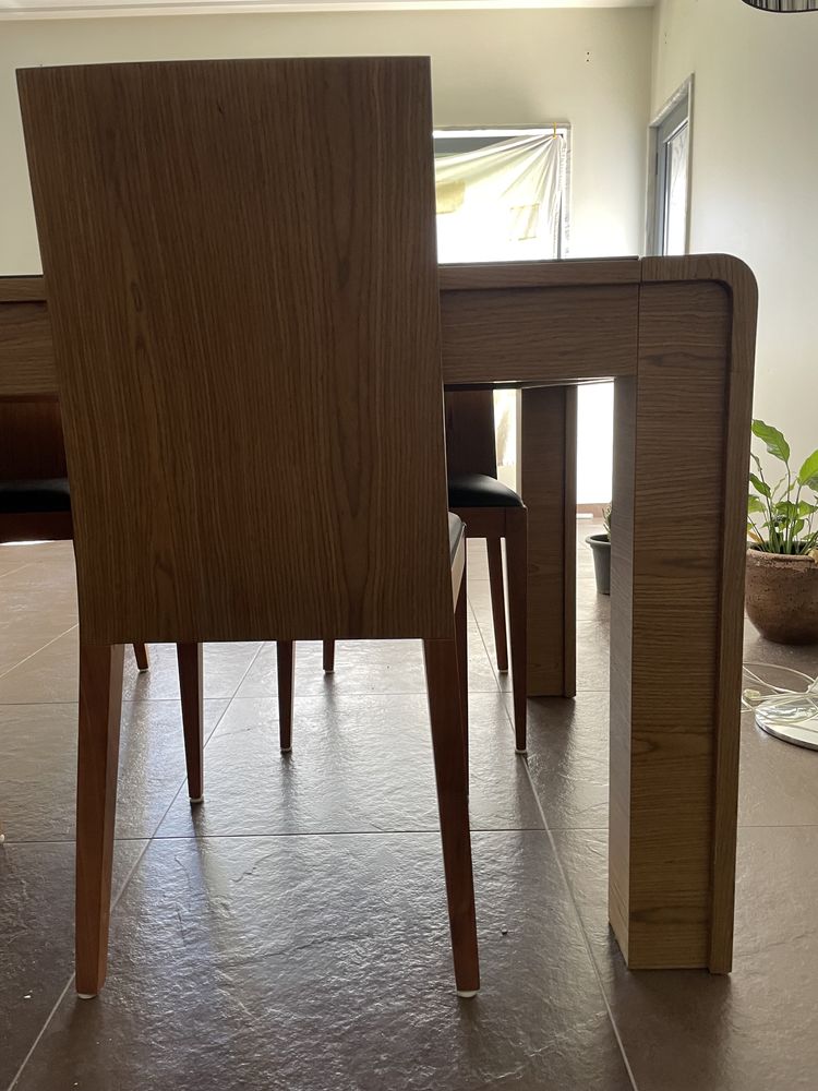 Mesa Sala de jantar em madeira de cerejeira + 4 cadeiras