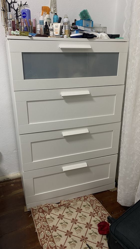 Comada branca ikea