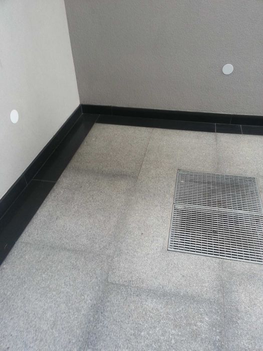 Płyty granitowe 60x60x2 – polerowane lub płomieniowane granit szary