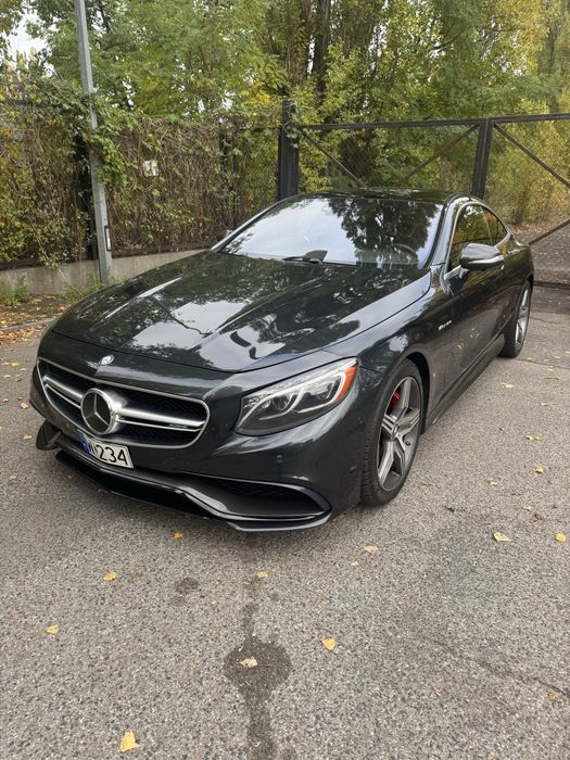 Mercedes benz S63 AMG Coupe 4 matic