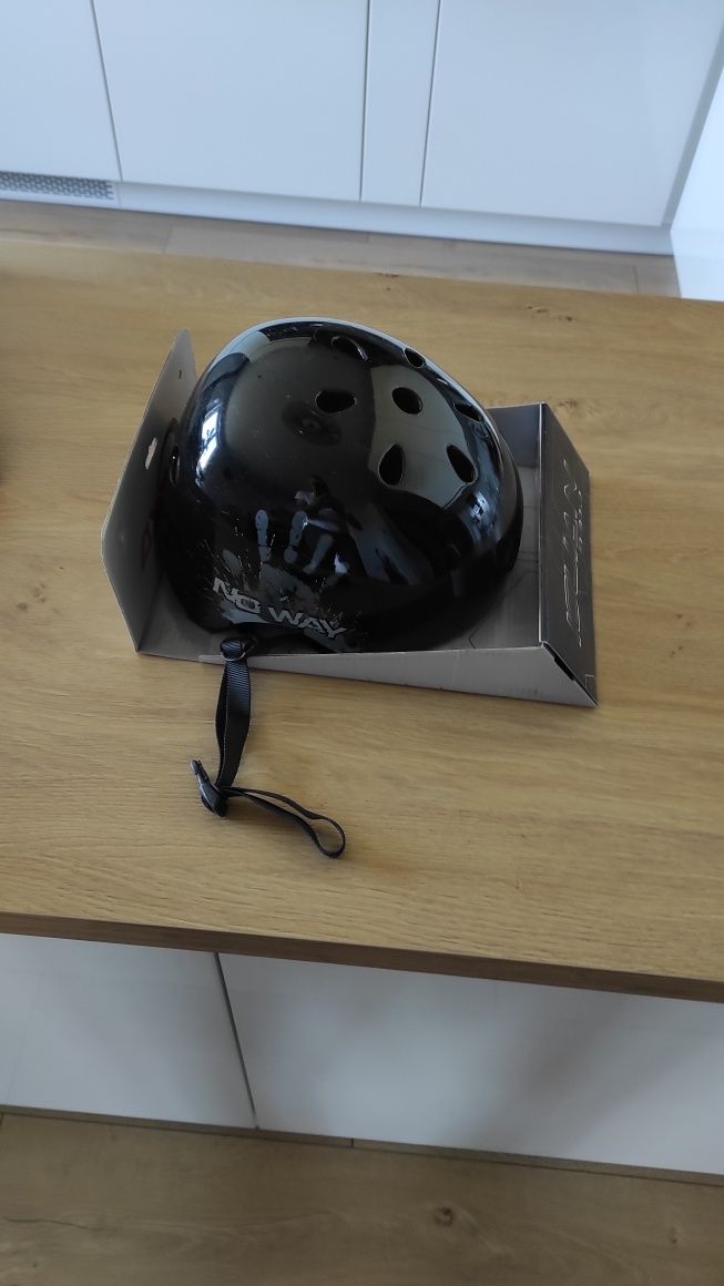 Kask rowerowy chłopięcy IGUAN