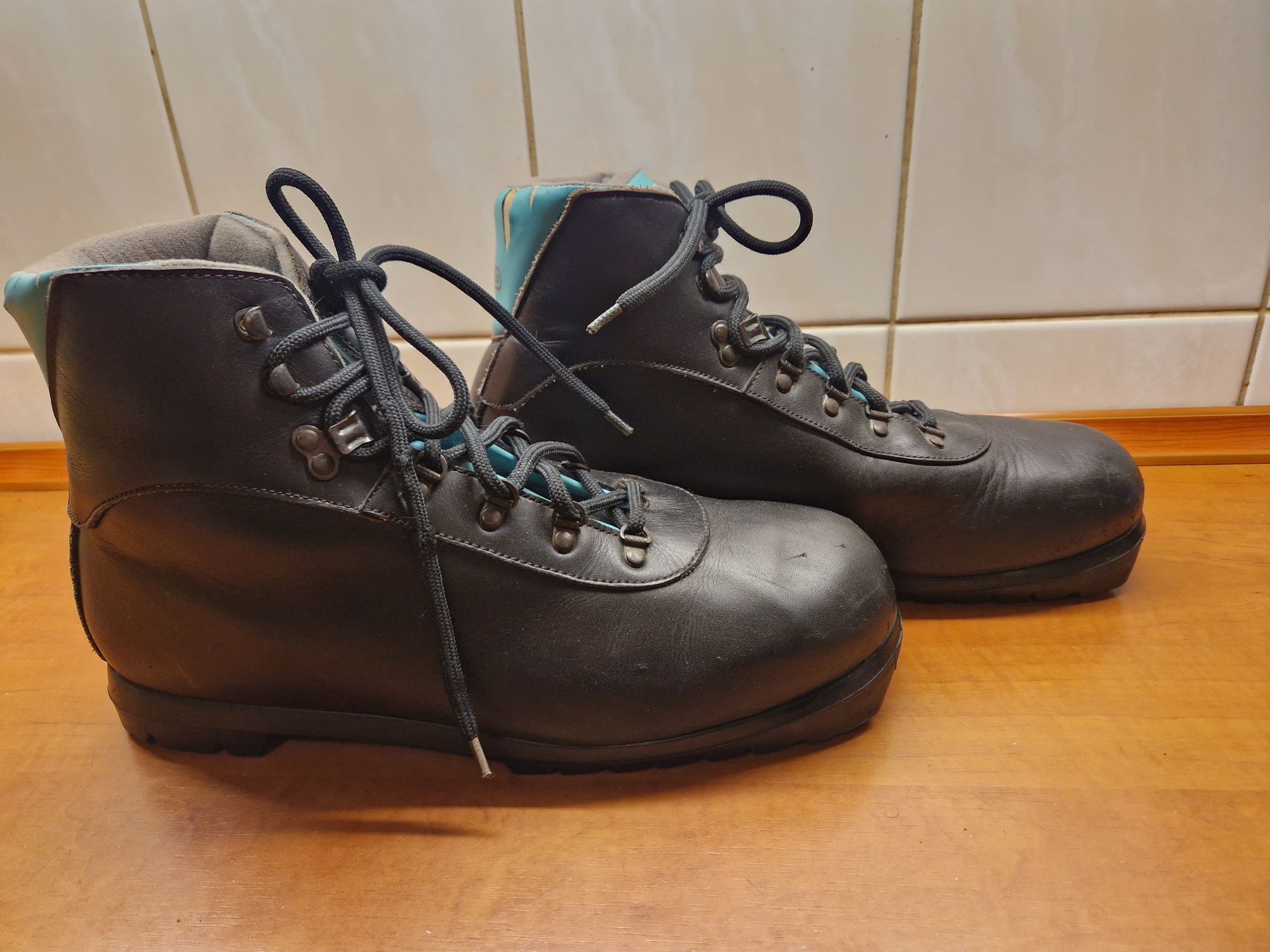 Buty do nart biegowych Asolo roz. 47 1/3 NnnBc