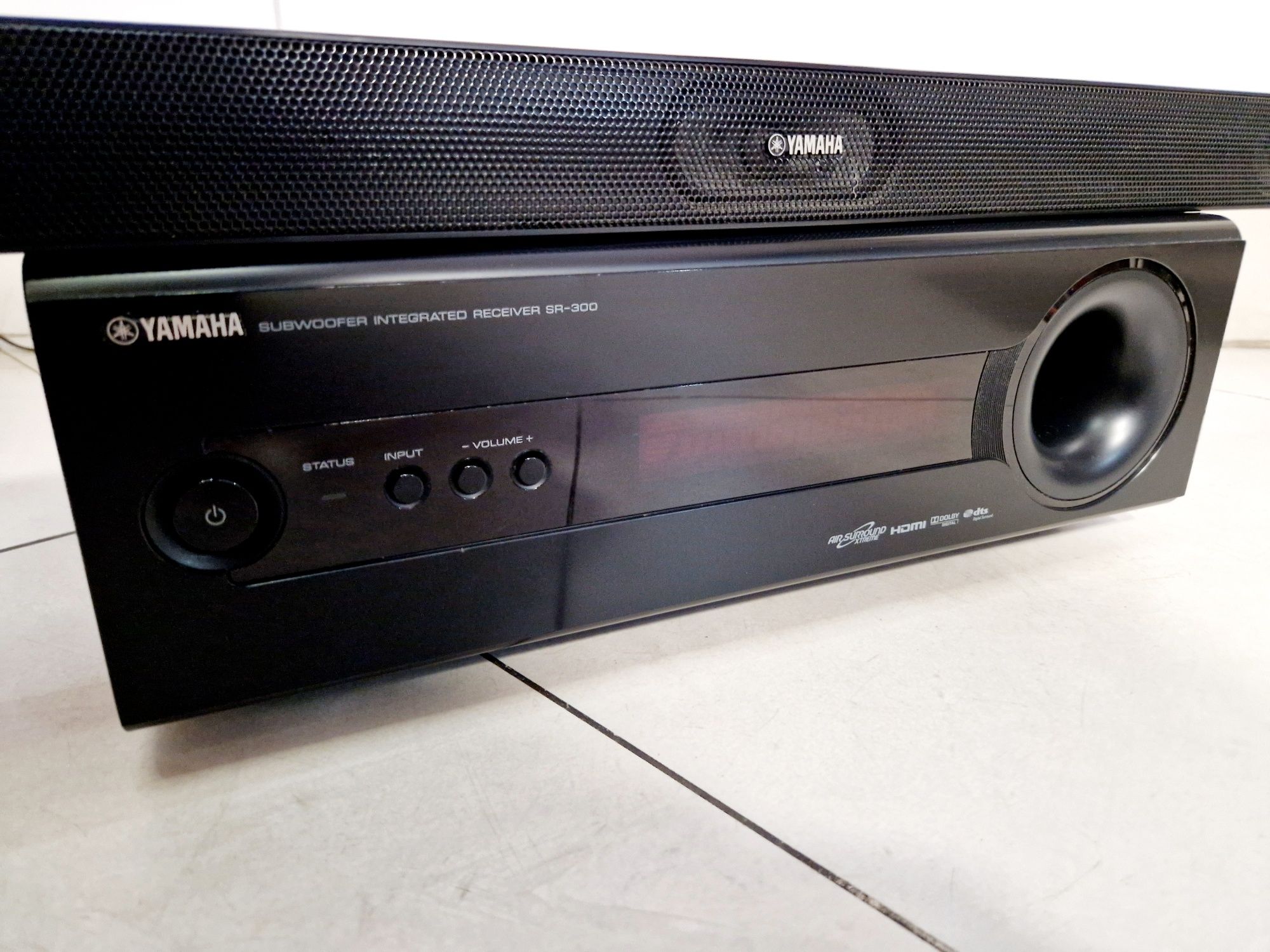 Subwoofer, Amplituner Yamaha SR300