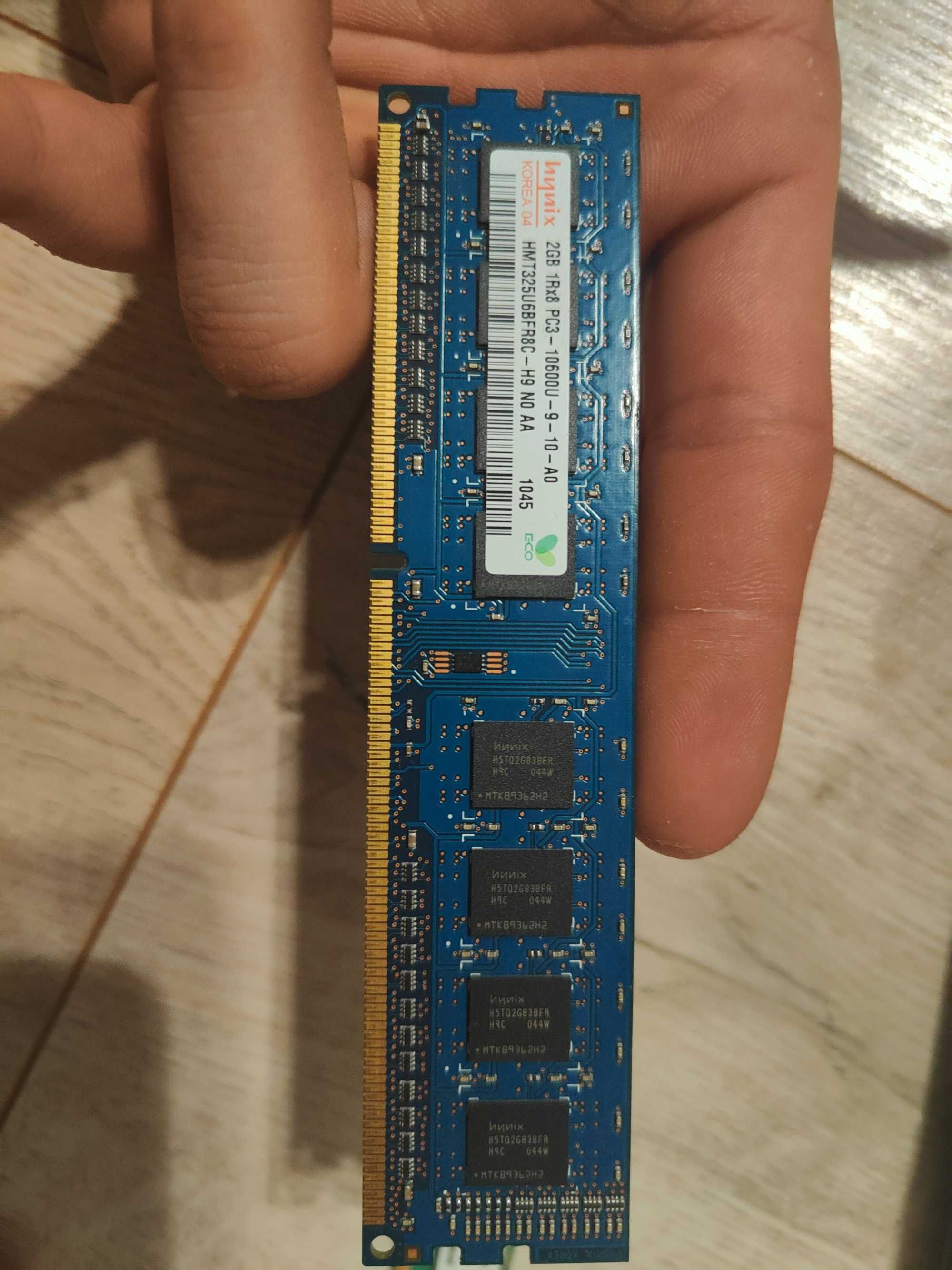 Плашка оперативної пам'яті DDR3  4gb частота 1333