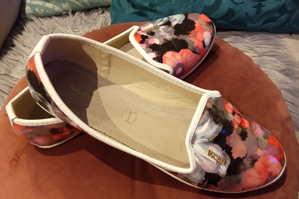 Buty jesień lordsy 38 39 damskie pastele skóra koral mokasyny Lasocki