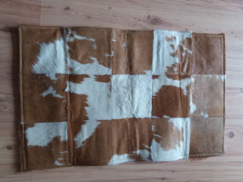 Коврик из натуральной шкуры коровы.