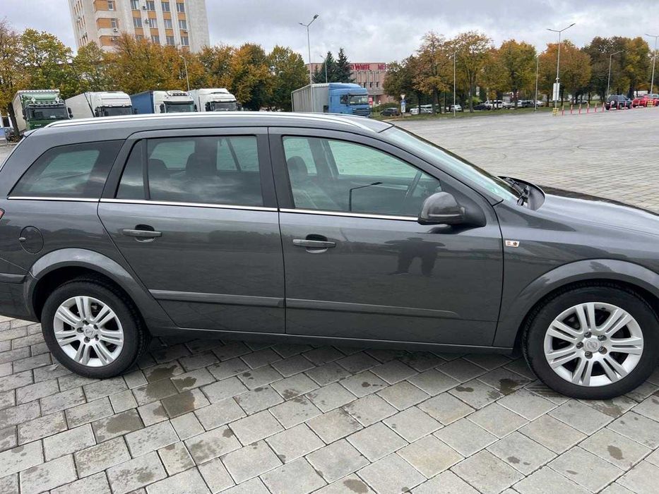 Продаю Opel Astra H