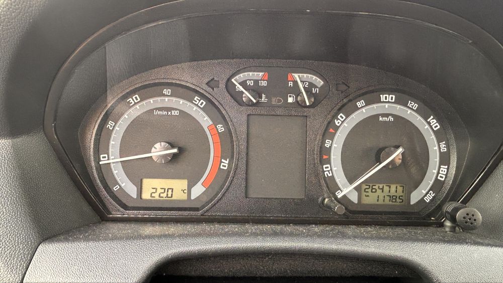 Skoda Fabia 1.2HTP com um dono