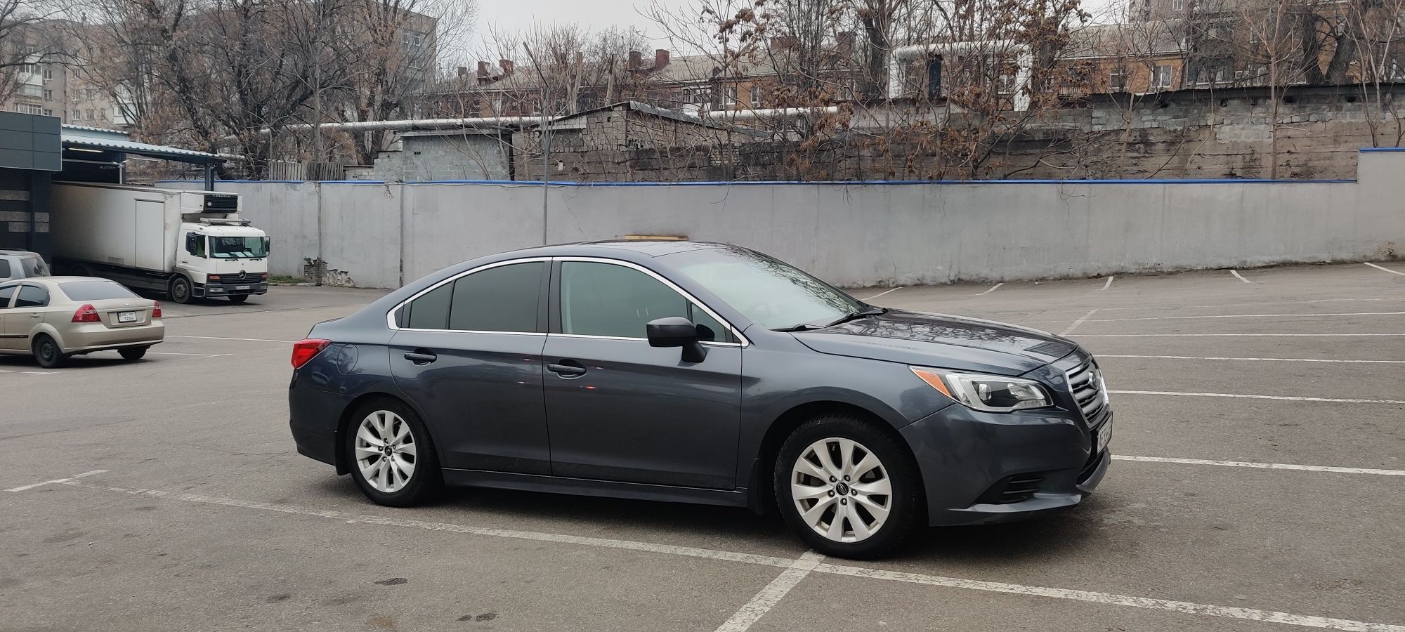 Subaru legacy premium 2015г газ/бензин