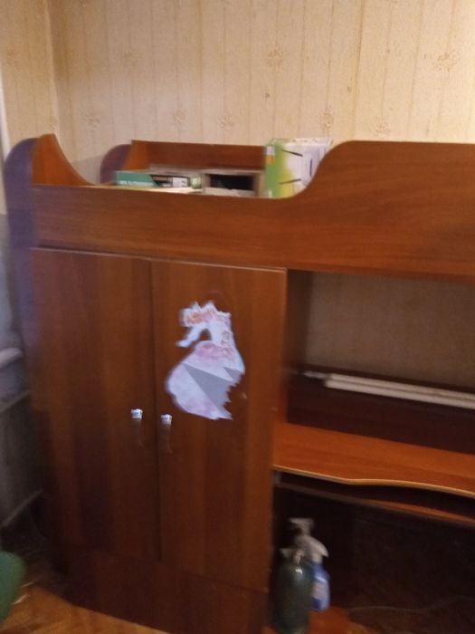 Распродажа старой мебели