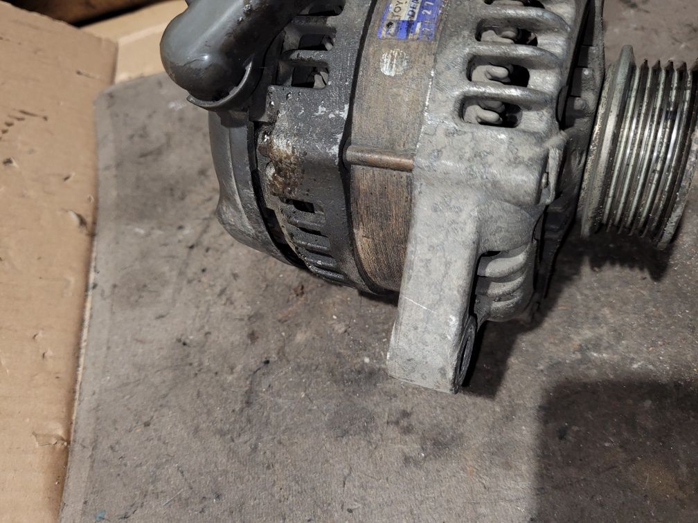 Alternator DENSO toyota Avensis t25 2.0D4D diesel 2004r