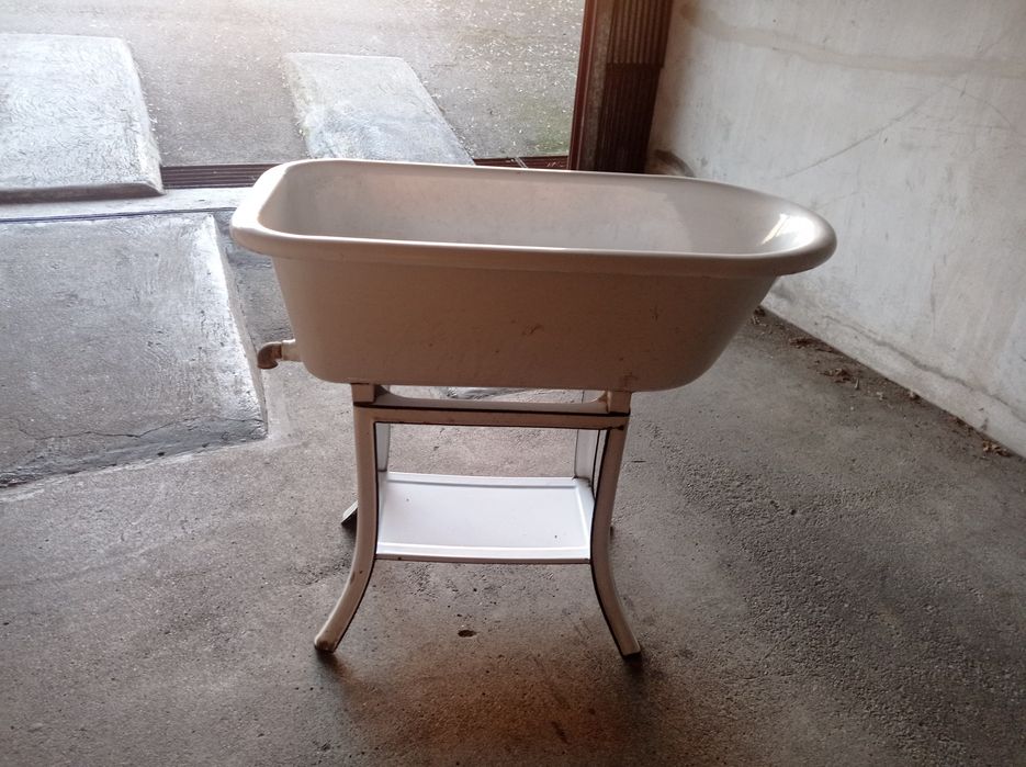Banheira de bebé - antiga em esmalte