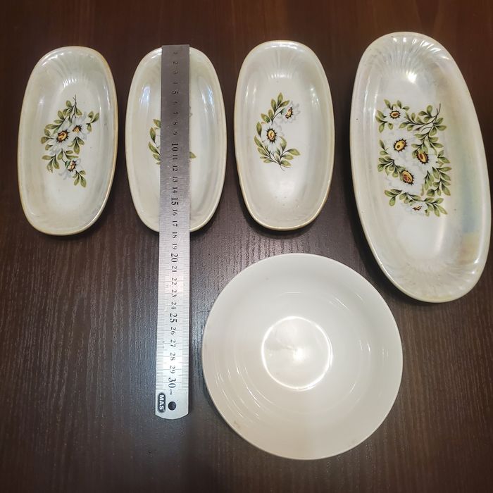 Посуда на кухню тарілки