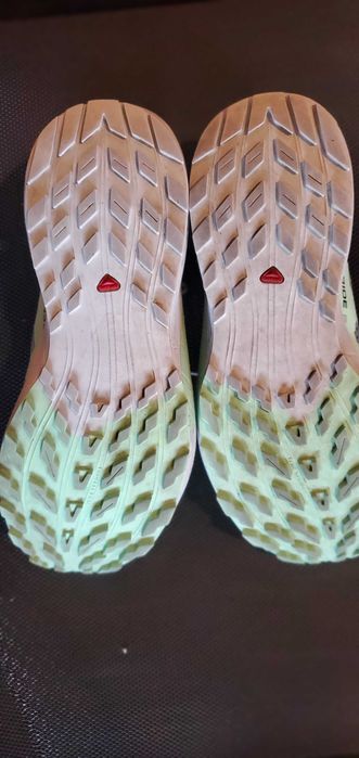 Кросівки жіночі Solomon, ідеальний стан Оригінал, замовила на оф сайті