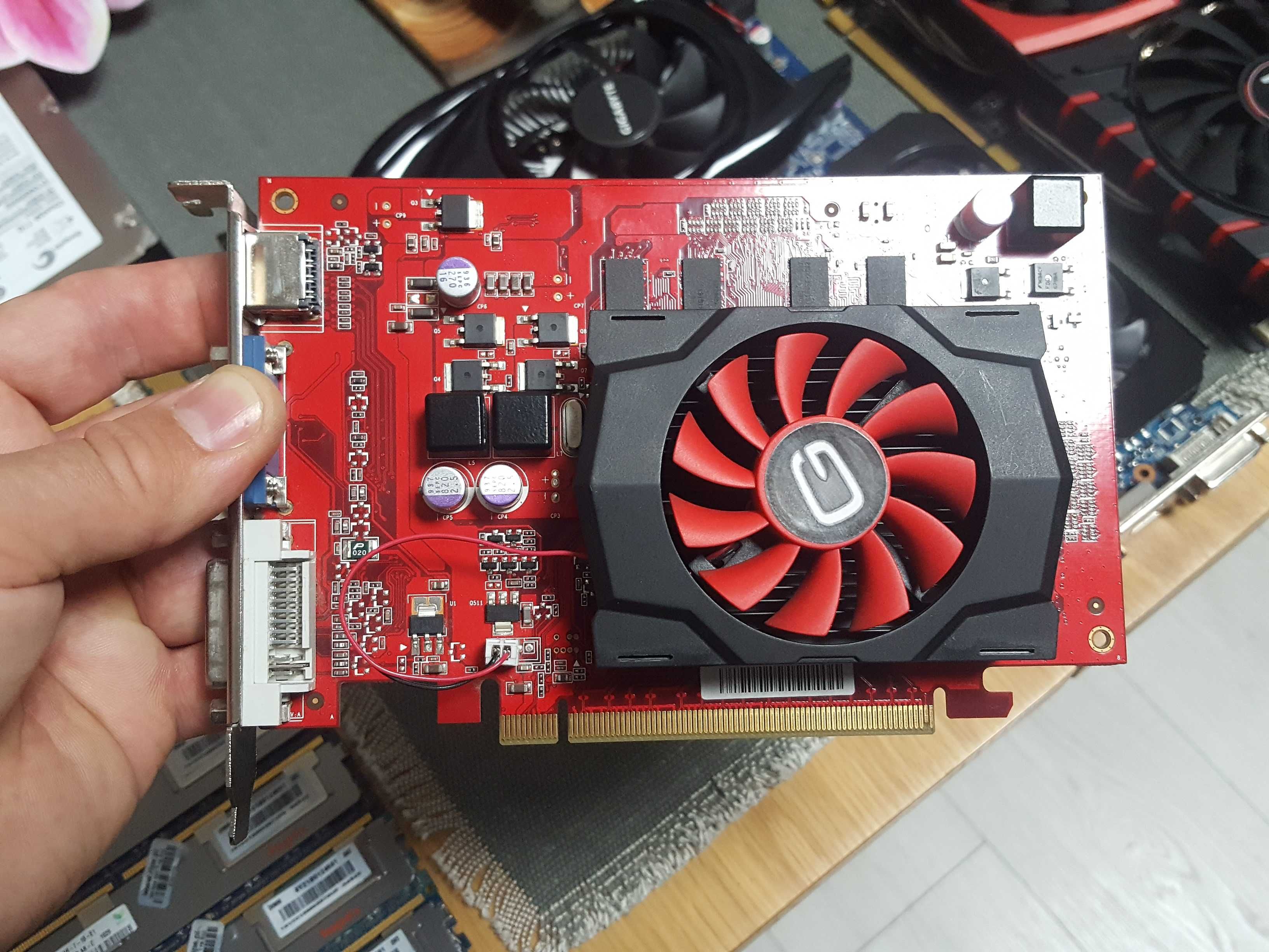 Gainward GeForce GT 220 1GB GDDR3 PCIe GT220 VGA DVI HDMI PCI-E Karta