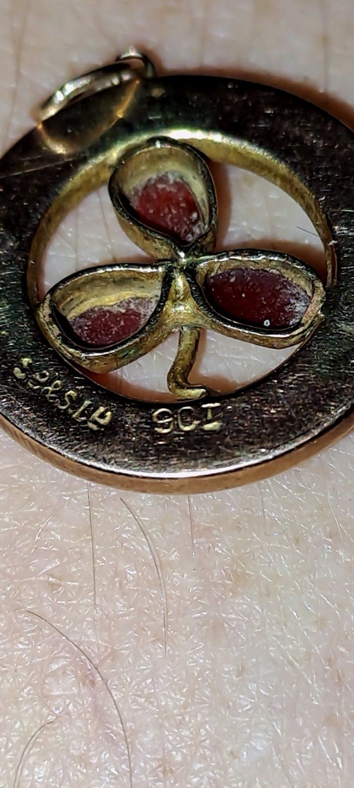 Подвеска винтаж золото 9 ct.камни красный янтарь.вес 1.55