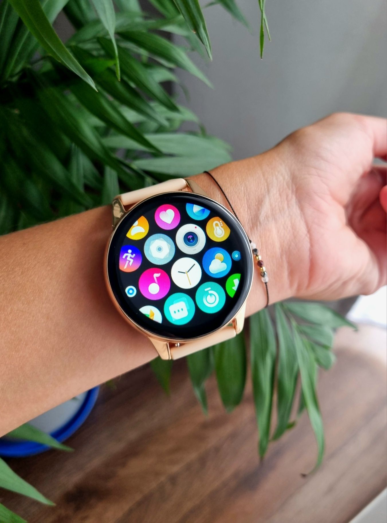 Smartwatch Złoty ZESTAW z ładowarką